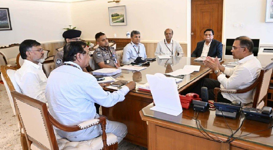 Prime Minister Orders Swift Rehabilitation of Evicted Hawkers
