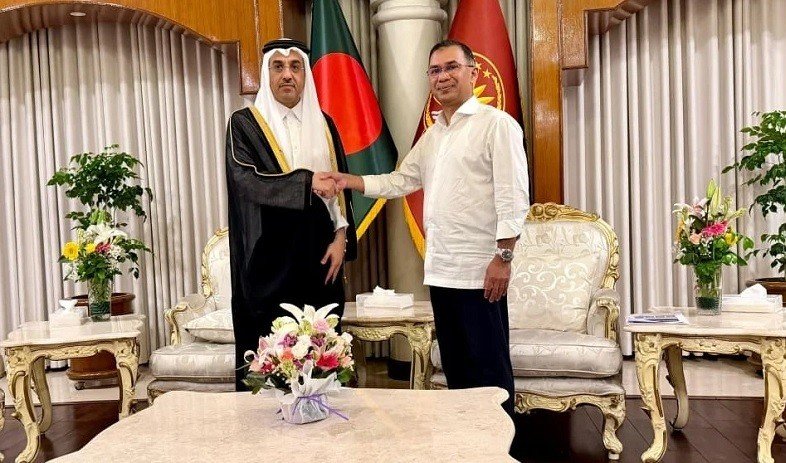 Qatar’s Labour Minister Pays Courtesy Call on Prime Minister